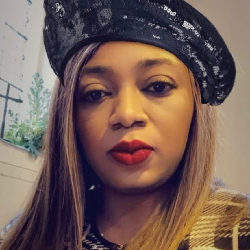 Exposed: Aderonke-Adeola Oyesile, Allegedly The Brain Behind Cutie Juls Blog